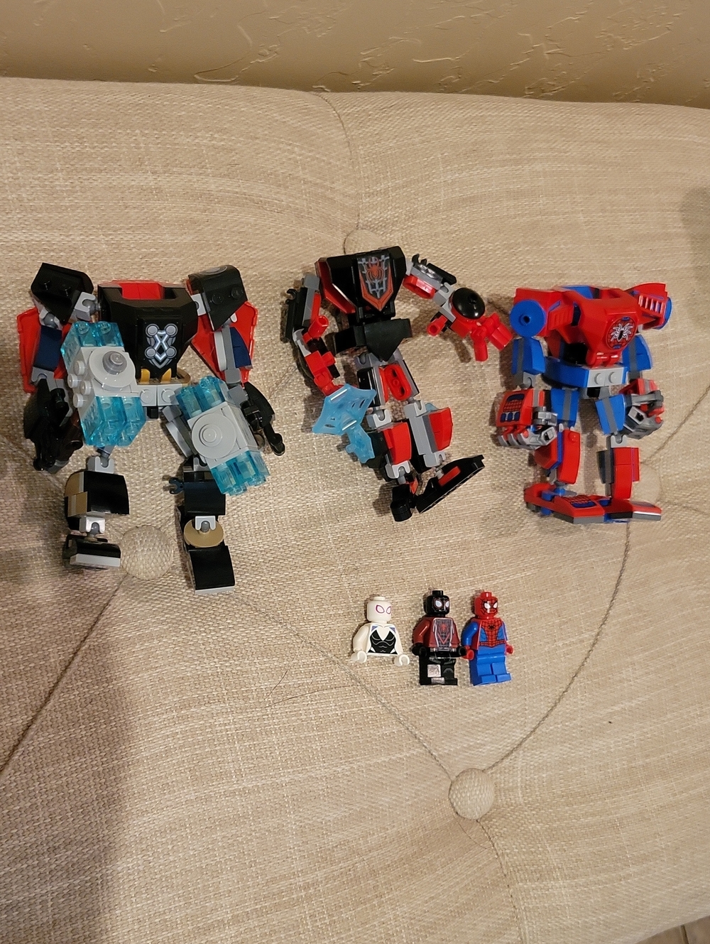 LEGO✨️3 Buildable Superhero Mechs with 3 Minifigures - Red, Blue, Black